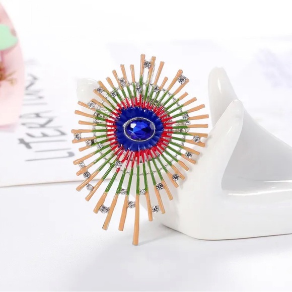 Jewelry - Ojo Burst Brooch